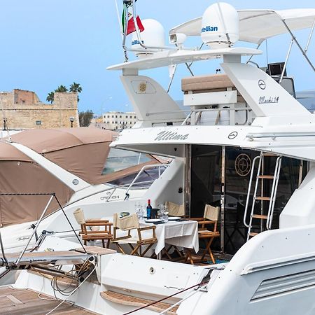 "Ultima" Love Boat Bari Extérieur photo
