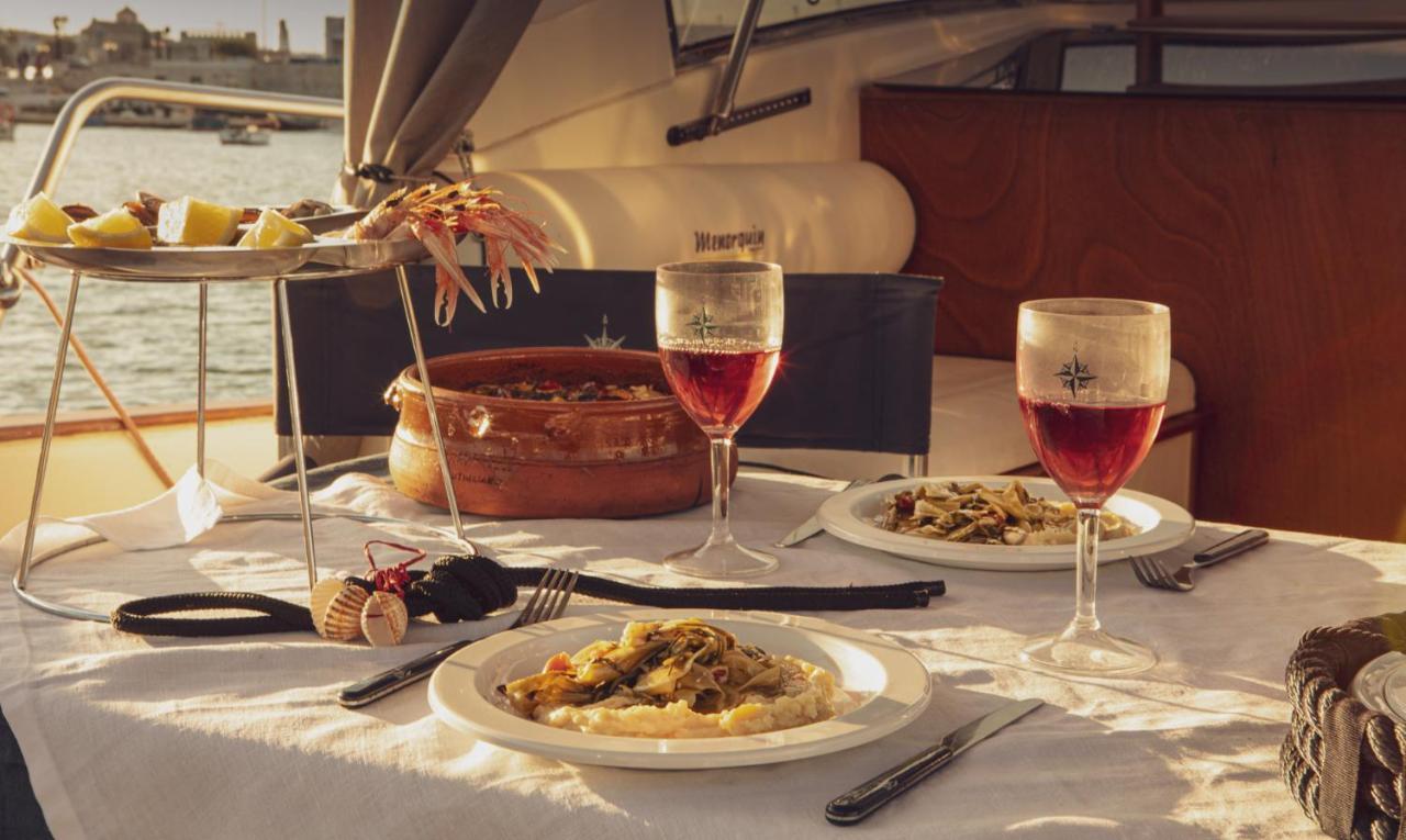 "Ultima" Love Boat Bari Extérieur photo
