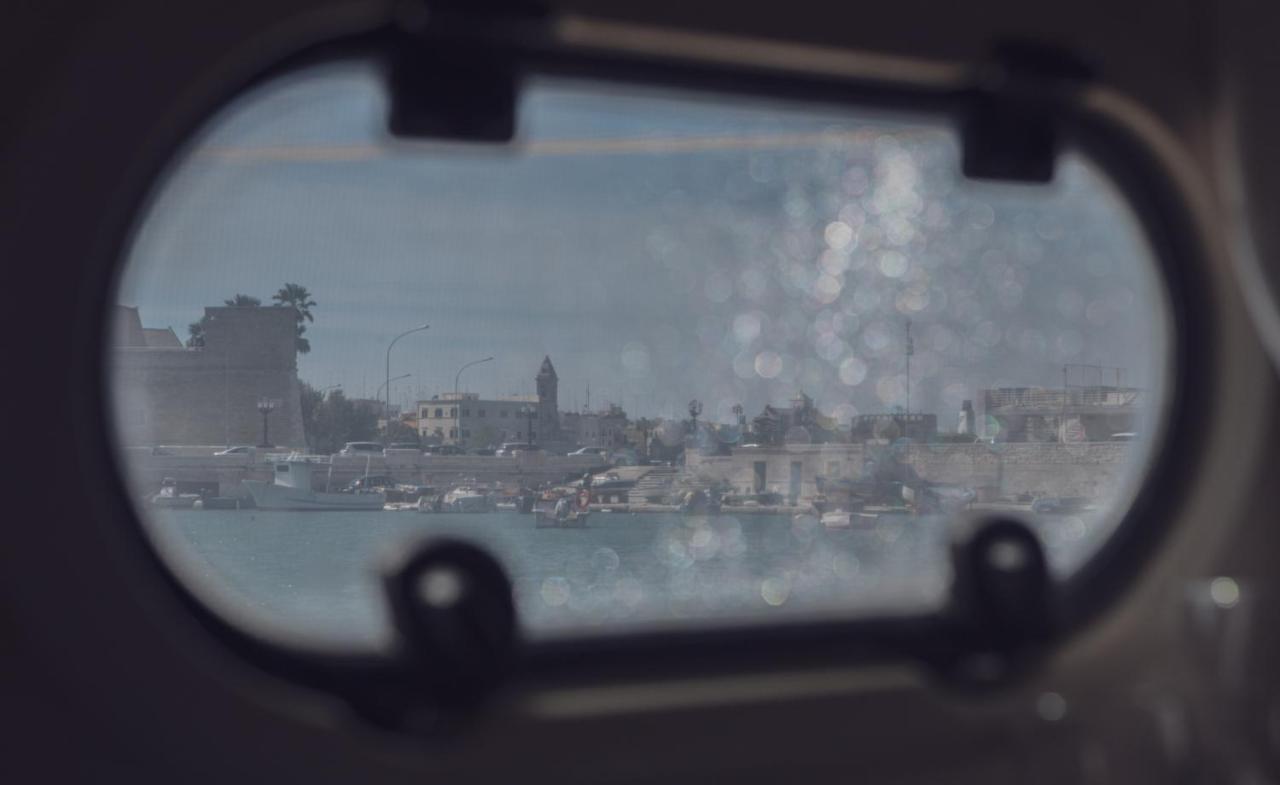 "Ultima" Love Boat Bari Extérieur photo