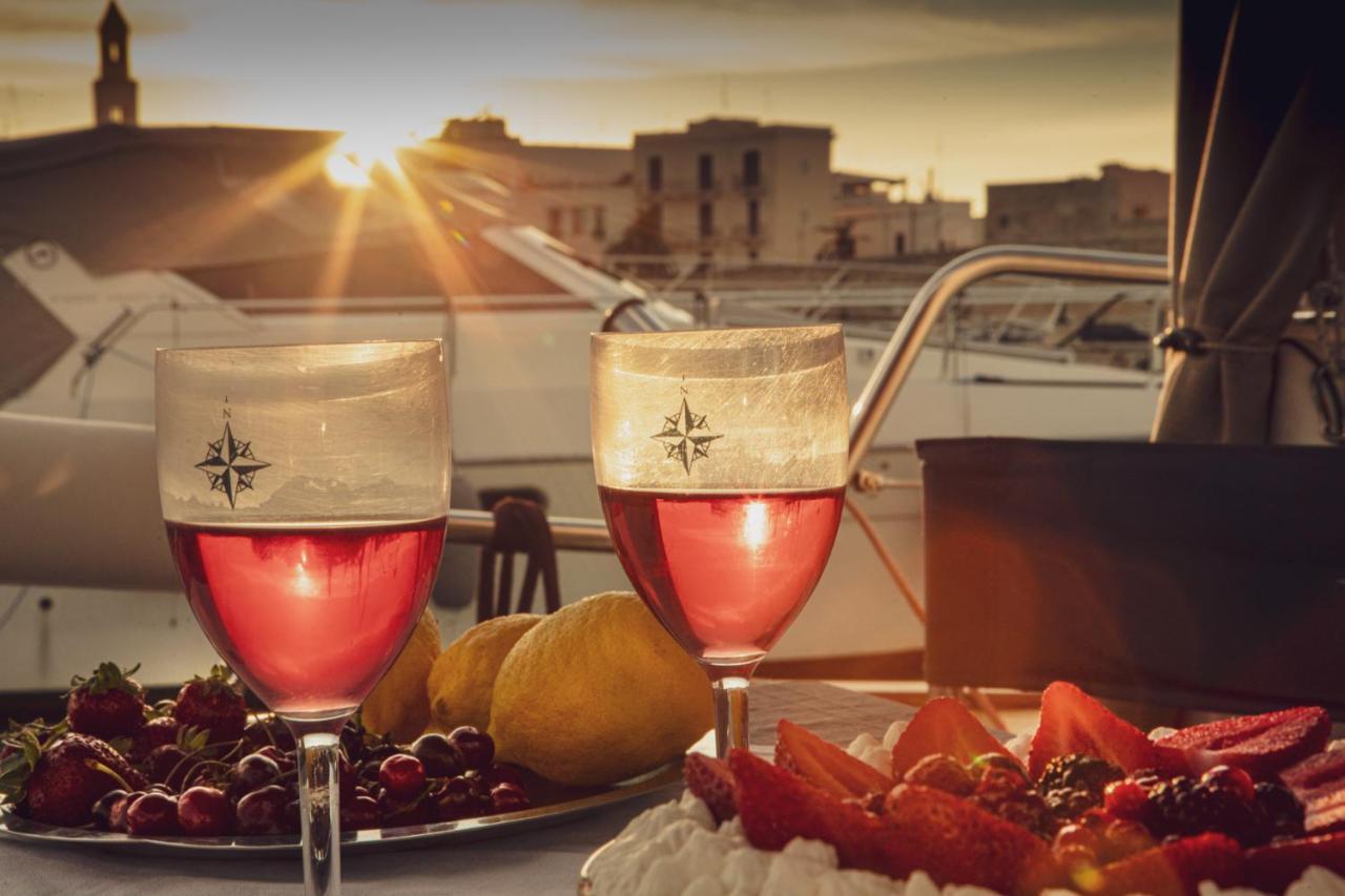 "Ultima" Love Boat Bari Extérieur photo