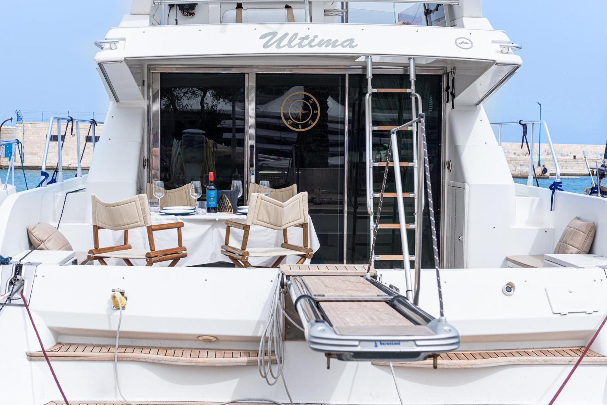 "Ultima" Love Boat Bari Extérieur photo