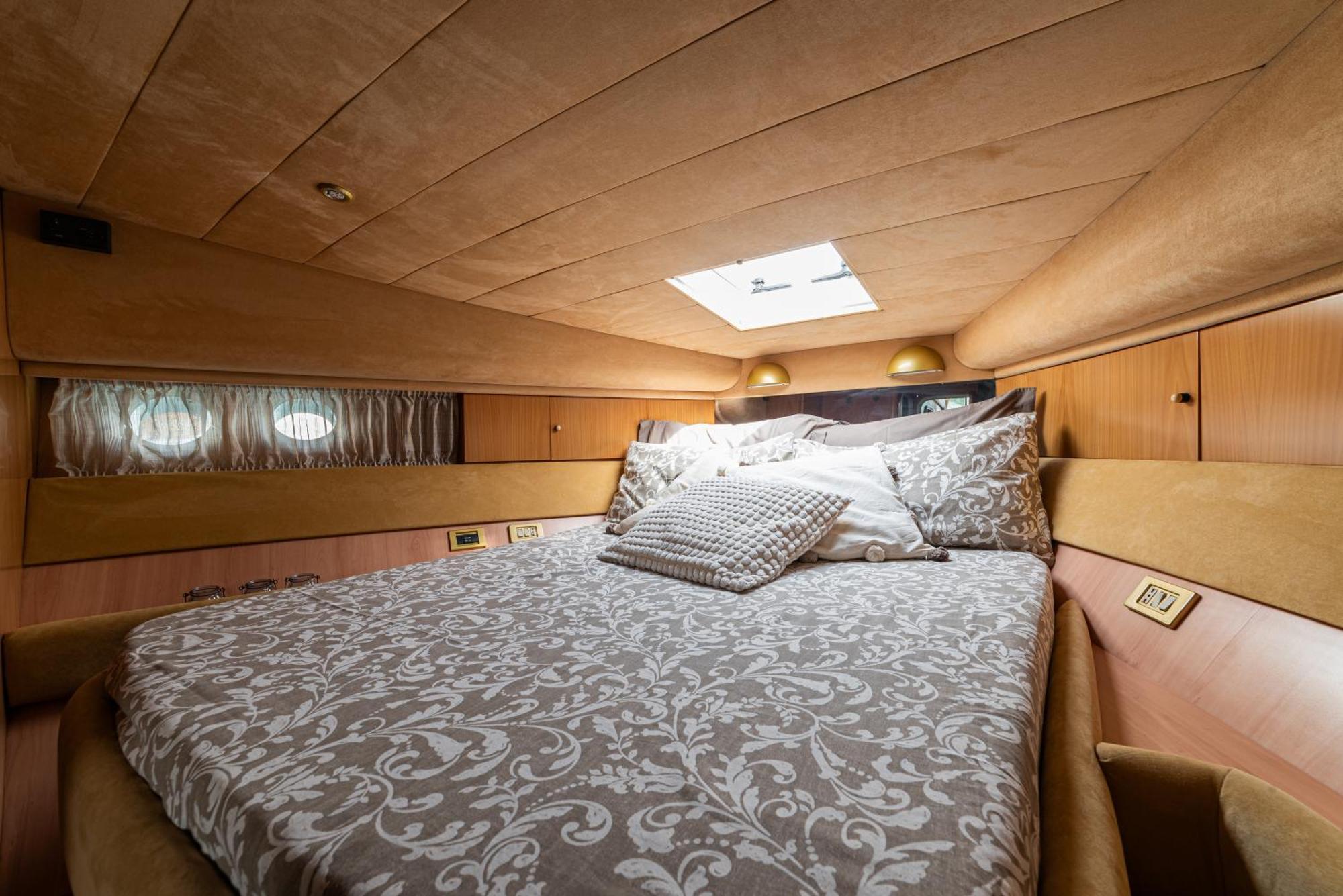 "Ultima" Love Boat Bari Extérieur photo